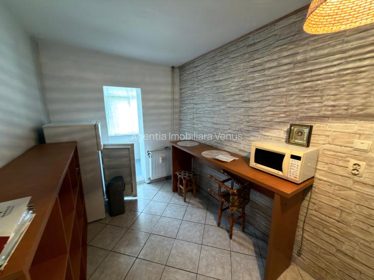 Apartament 2 camere etaj 2 zona Liceului Economic - 4