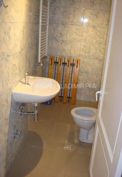 Casa 5 camere, spatiu comercial inclus, stradal, pretabila Rezidential, Cabinet - 13