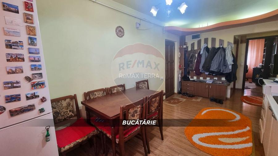 OCAZIE!!! Apartament cu 3 camere, 2 bai et. 2 Str. Hortensiei CENTRAL - 11