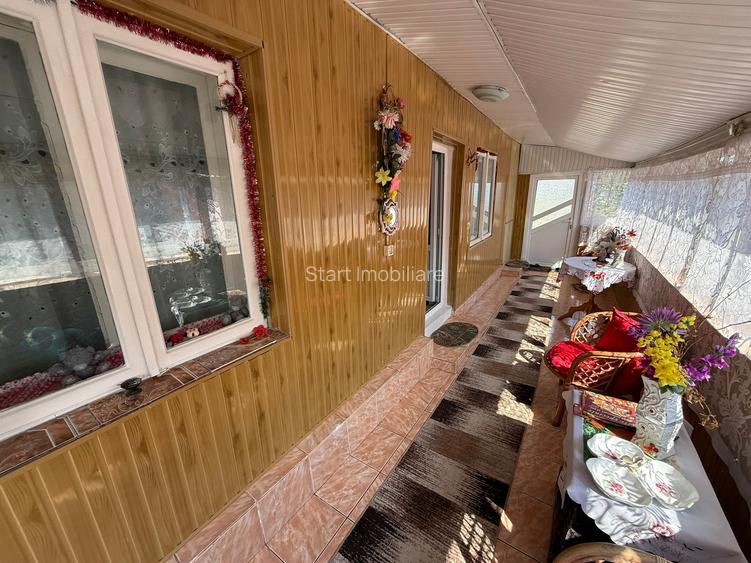 Casa E85, Podu Iloaiei, la strada - 5