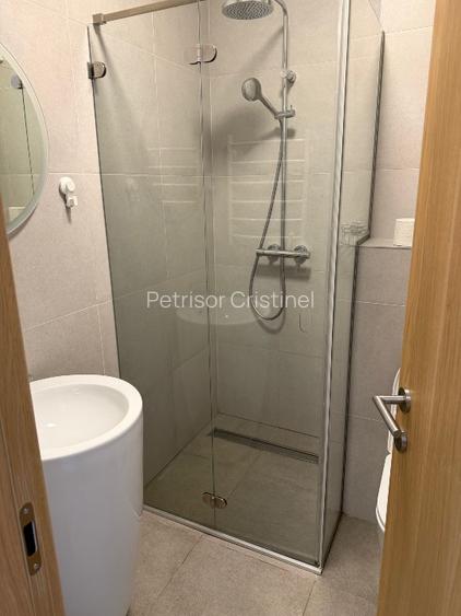 Ofer spre închiriere apartament 3 camere și 2 locuri parcare Parcului 20 - 5