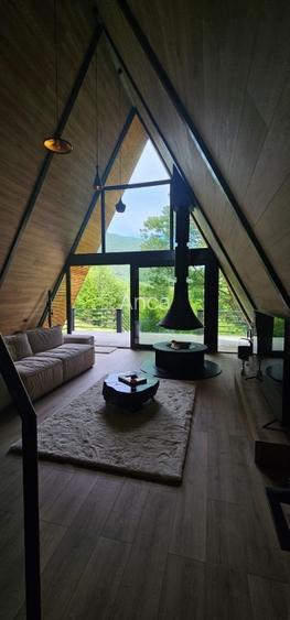 Casa tip A frame mobilată și utilată  - 12