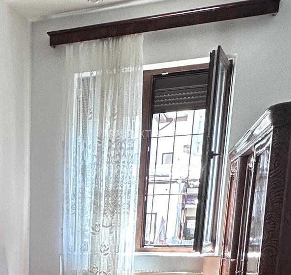 Romana.Parter din P+2,apartament 3 camere ,85 mp,garaj.Renovat - 4