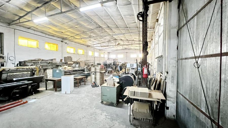 Teren intravilan cu hala construita - 4