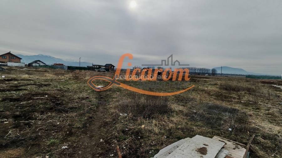 Teren intravilan in suprafata de 644 mp in Sanpetru pret 37000 euro - 2