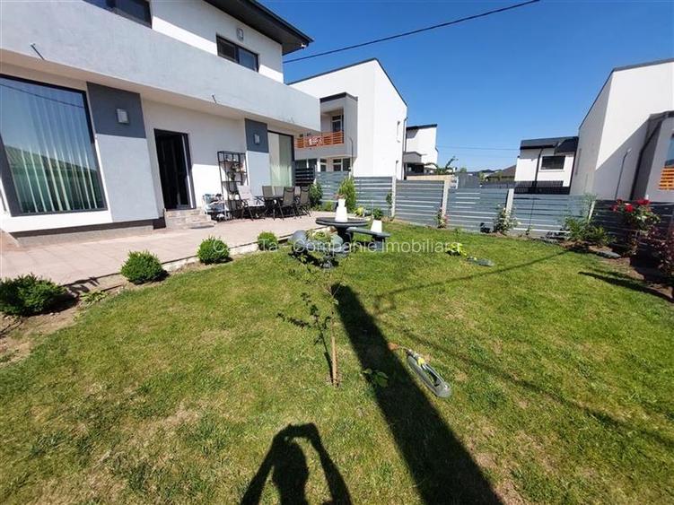 Vila deosebita pe Soseaua Rediu vis-a-vis de lac - 20