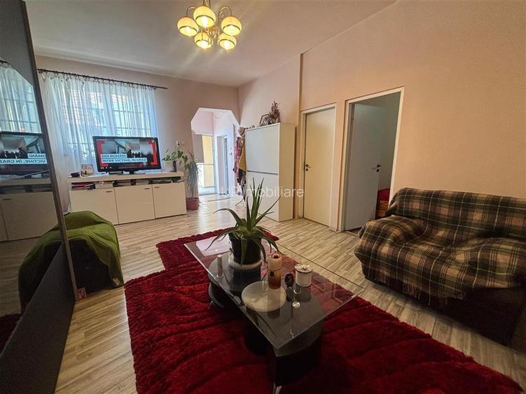 CASA CENTRALA CURTE INDIVIDUALA / 3 CAMERE - 2