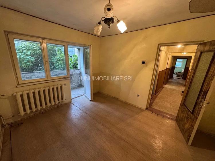 Apartament 4 camere Zona Inspectoratului Scolar - etaj 2 - 90 mp - 5