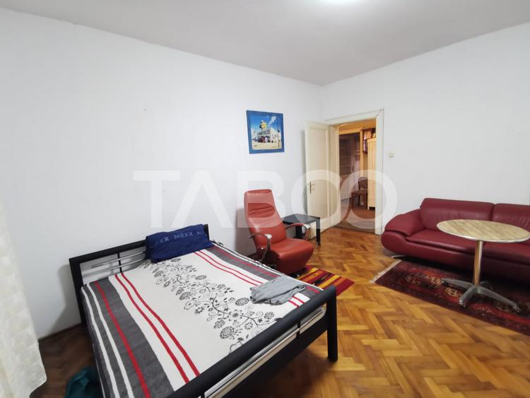 Casă individuală cu 4 camere și 900 mp teren în zona Calea Poplăcii