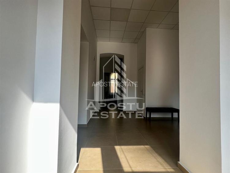 Apartament cu 4 camere 180mp loc de parcare zona centrala - 11
