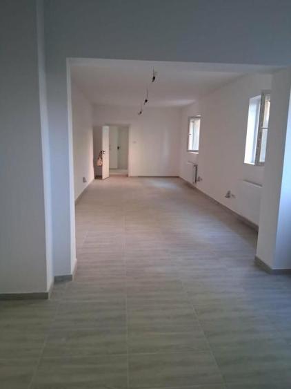 13 Septembrie-spatiul comercial stradal,renovat total,centrala termica