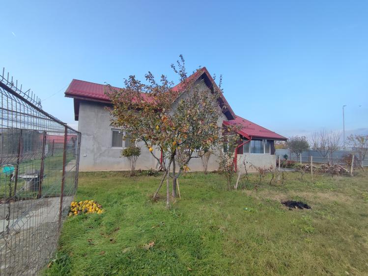 Casa cu design placut si curte generoasa in Afumati