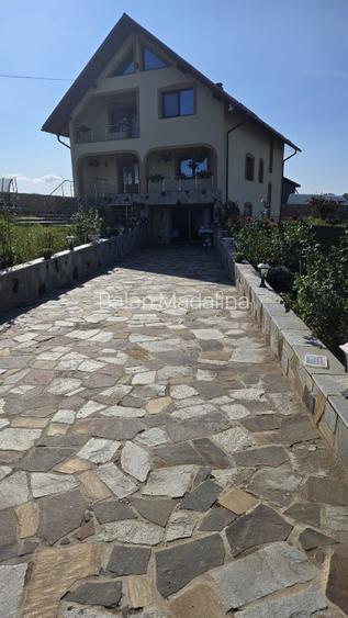 Casa individuala de vanzare  - 2