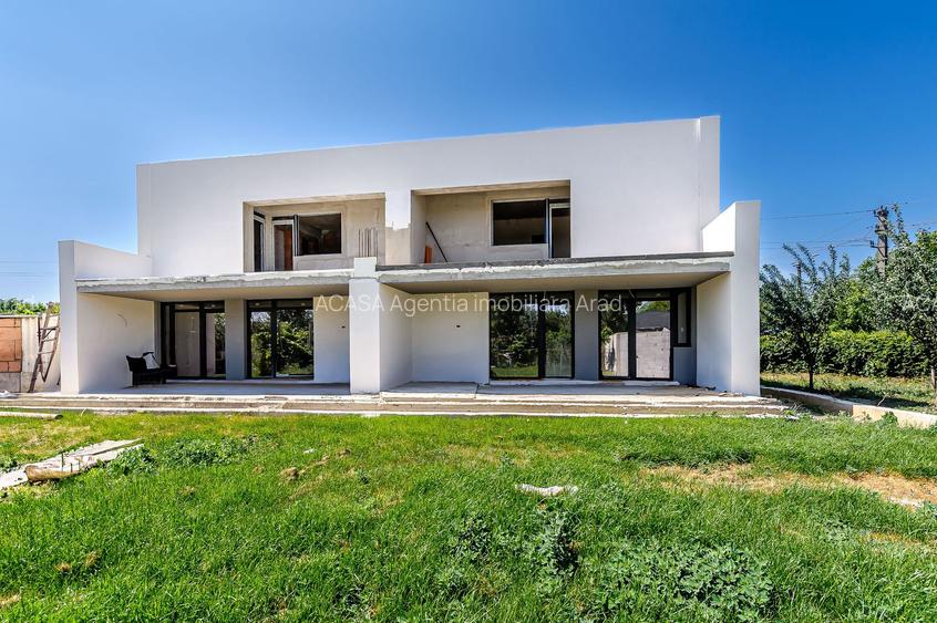 Vila finisata in subcetate, proprietate premium Comision 0% - 5