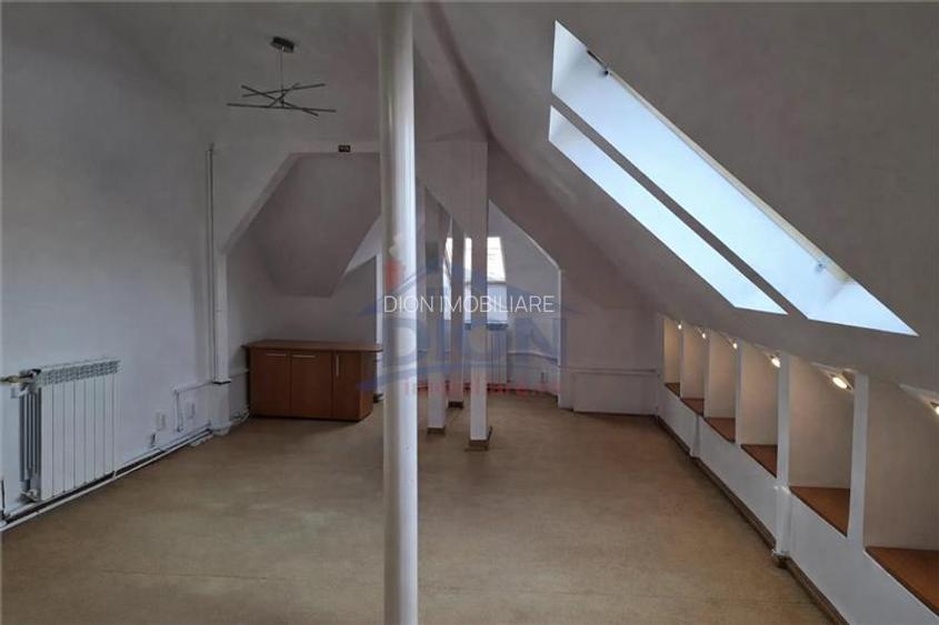 Vila de vanzare , zona  boema - 11