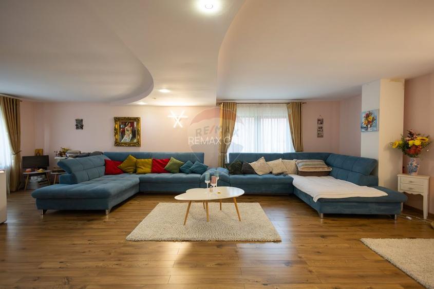 Casa spatioasa de vanzare - 6