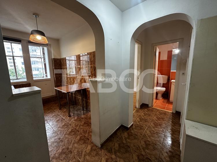 Apartament de vanzare 2 camere decomandate Mihai Viteazu etaj 1 - 5