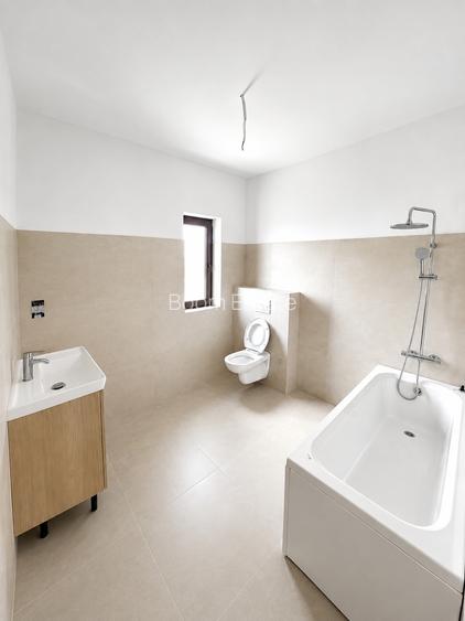 Ultima Jumatate, 4 Camere, Asfalt - 12