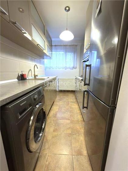 Apartament cu 3 camere, 60 mp, cu Parcare, str. Uranus - 7