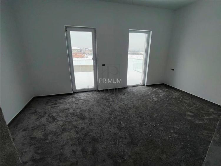 Comision 0 % - Duplex despartit prin camera tehnica - balcon mare - teren 370 mp - 10