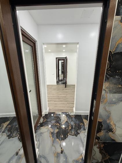 Apartament 3 camere semidecomandat de vânzare în Micro 40 stradal  - 8