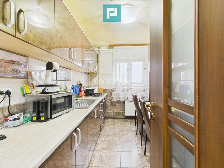 Apartament spațios cu 4 camere în Vlaicu - 12