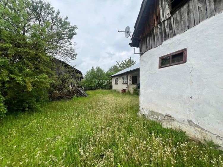 Teren de vânzare – Comuna Brebu, zonă centrală – 2700 mp - 3