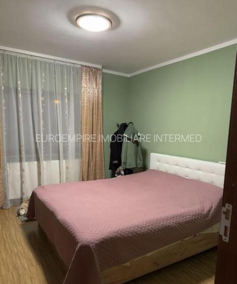 Apartament 4 camere decomandate Pod Butelii - 4