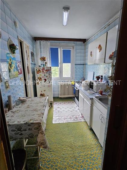 Apartament 3 camere decomandatStr. Uioara - 6
