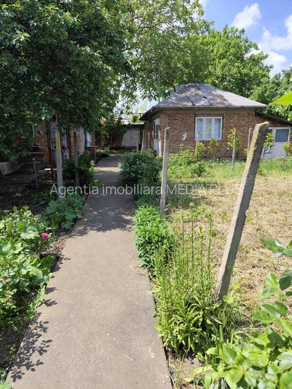 Casă și teren intravilan 1374mp Vânători - 2