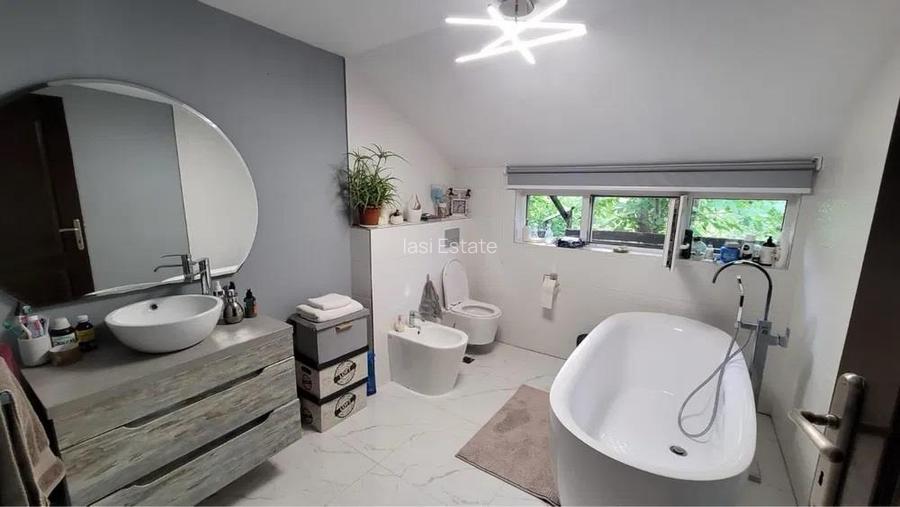 Copou, Sararie ,  Vila P+E  su.= 240mp C2 = 31mp  C3 = 19mp  TEREN = 481mp  cu p - 6