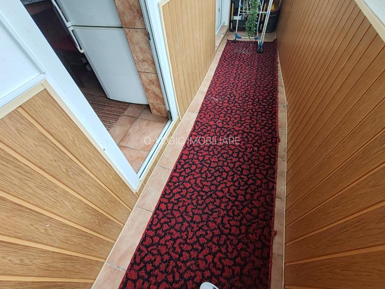Apartament 3 camere liber la vanzare zona Astra - 10