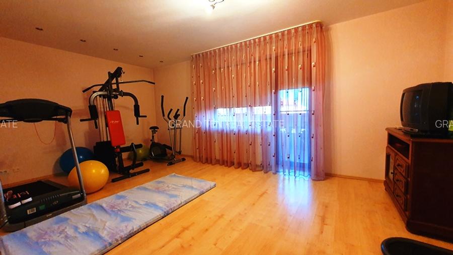 Vanzare vila 7 camere P+1+M,900 mp teren,Dobroesti complex rezidential - 9