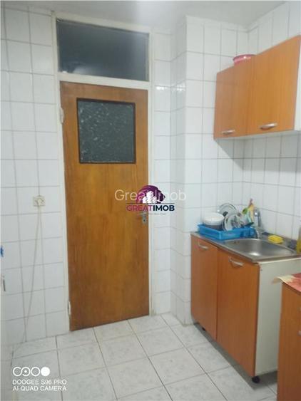 Inchiriere 1 camera dintr-un apartament cu 3 camere. - 9