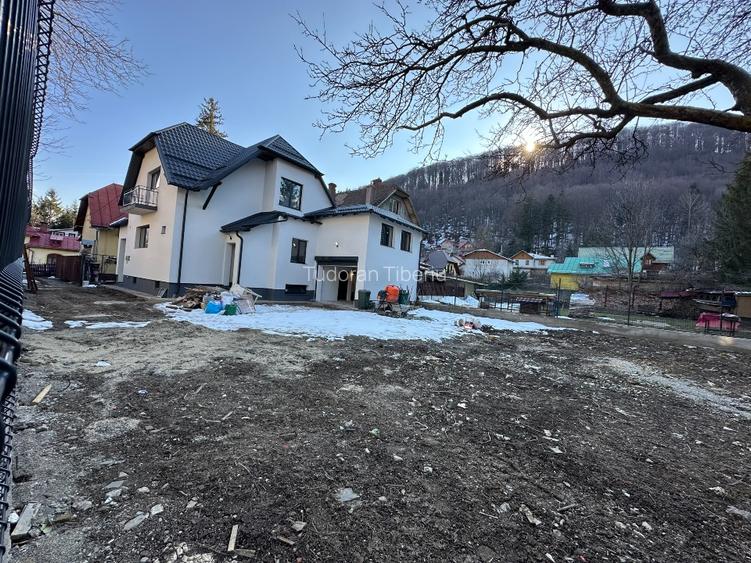 Vilă interbelică 6 camere restaurată integral – proprietate rară Sinaia centru - 2