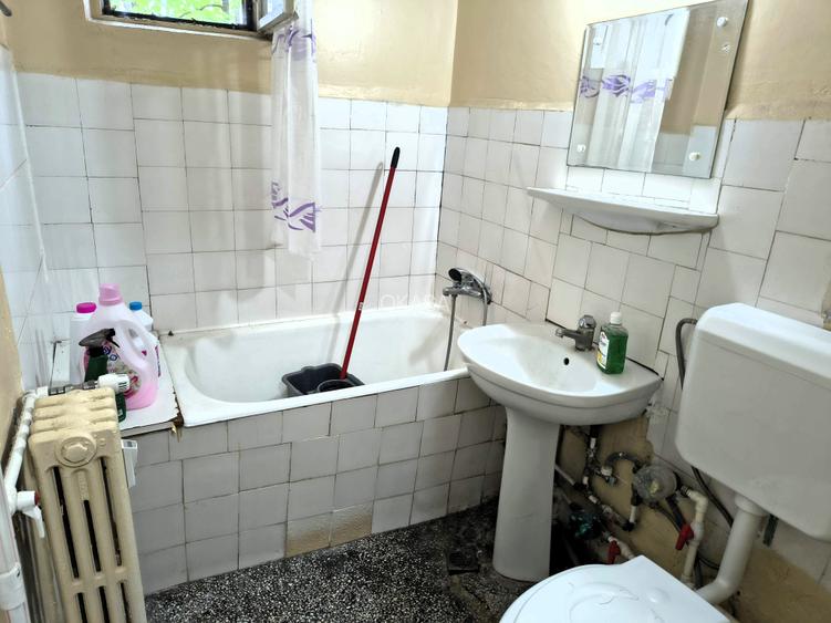 Vanzare Apartament 2 camere, Resita, etajul 1, liniște și acces facil - 25