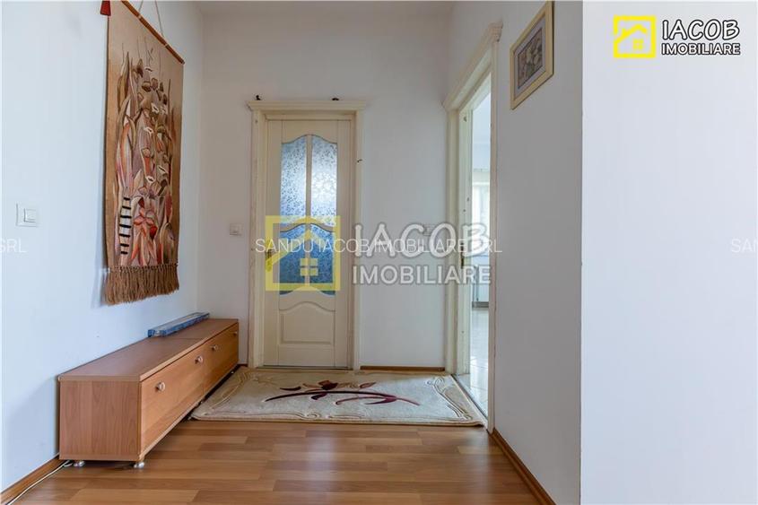 1/2 Duplex  S+D+P+2E, 455 mp in zona centrala a mun. Bacau - 32