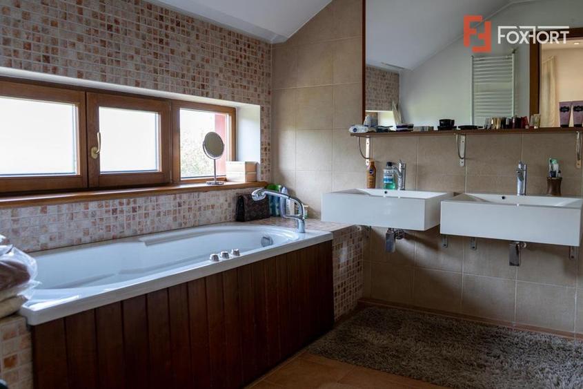 Casa individuala cu Garaj 360mp Utili, Zona Crisan - ID V4097