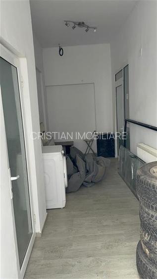 Spatiu comercial 350 mp cu teren 780 mp, pret 14 Euro mp - 15