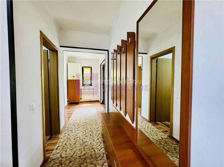 Casa individuala | suprafata utila 360 mp | teren 430 mp | Calea Poplacii - 11