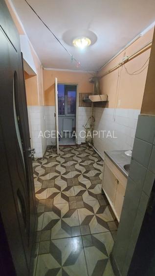 Apartament cu 3 camere Micro 38, stradal - 2