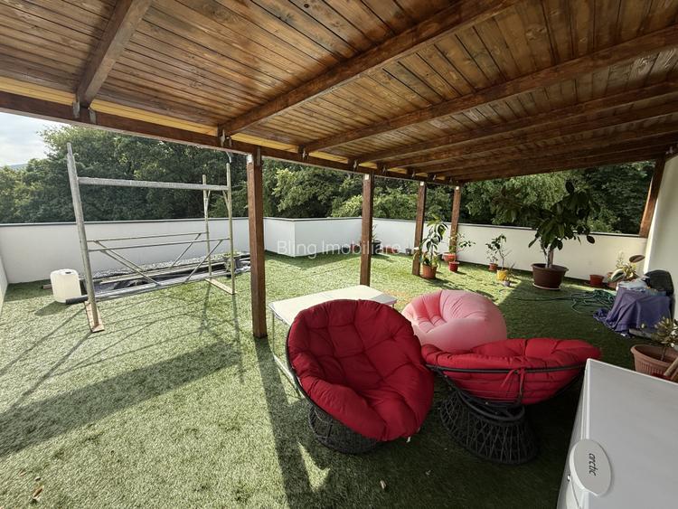 Penthouse - 123 mp utili - 5 camere - 3 bai - 3 parcari - zona Subcetate! - 12