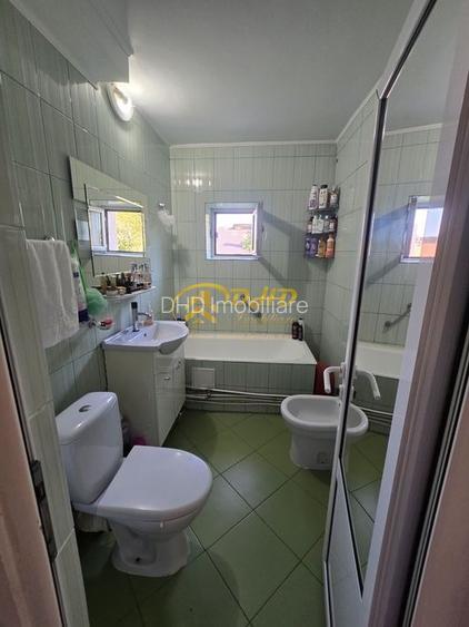 Apartament 3 camere - Tg. Cucu - 8