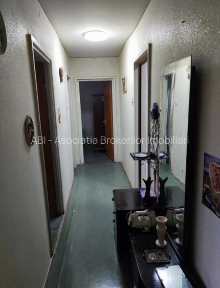 Bld Brancoveanu,ap 4 camere, 80mp, etaj 3/4 115.000euro - 4