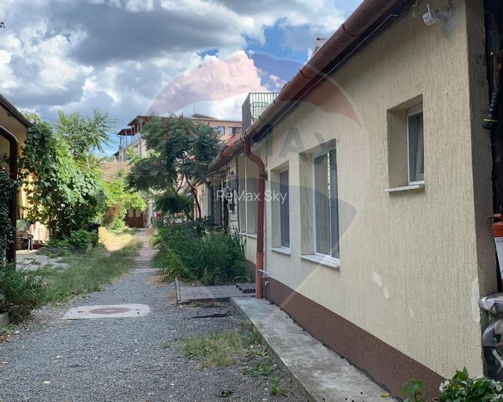 Apartament de vânzare cu două camere, pe strada Ploiești - 11