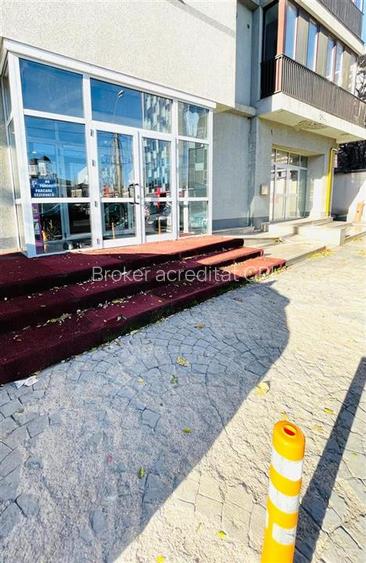 VANZARE SPATIU COMERCIAL Traian Mosilor Stradal Parcare proprie 0 Comision - 25