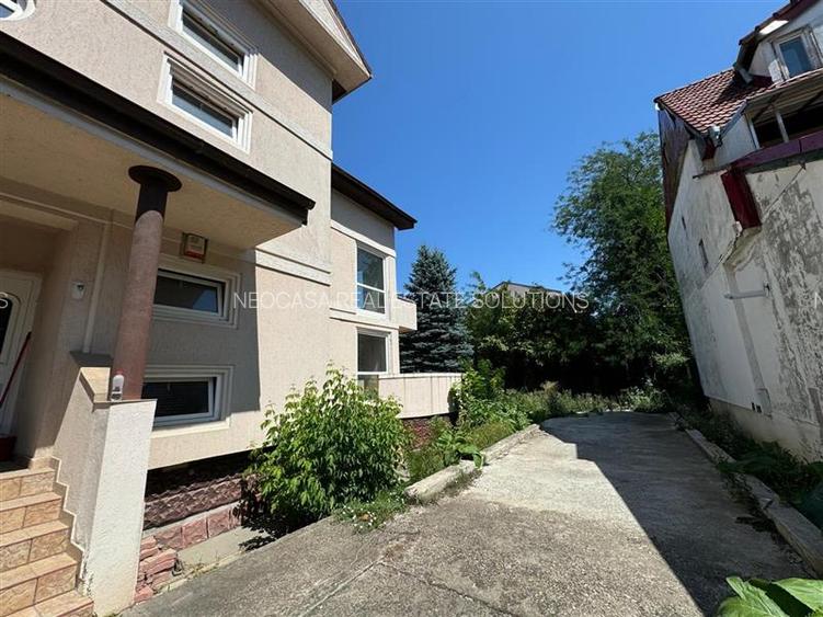 Vila Iancu Nicolae // 450 mp utili // 841 mp teren // Necesita renovare - 34
