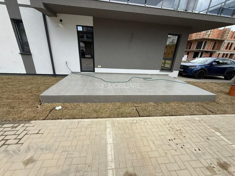 APARTAMENT DECOMANDAT CU TERASA DE 18 MP SI GRADINA  - - 3