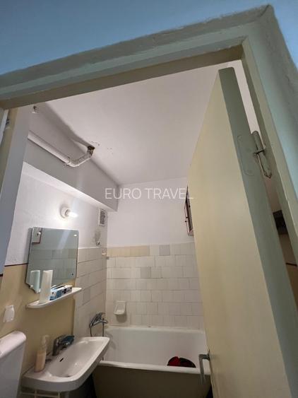 apartament decomandat, 3 camere, 2 balcoane, gaz, an 1972, 120.000 euro - 9