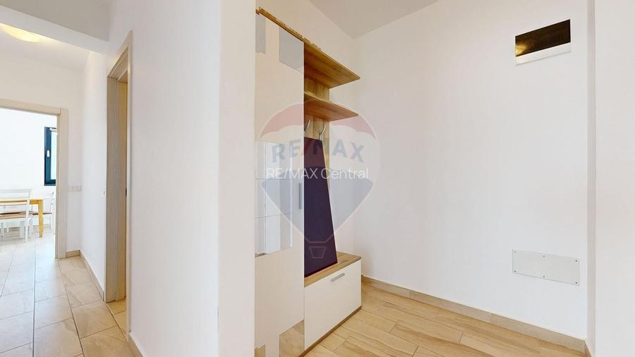 Apartament cu 2 camere de închiriat în zona Tractorul - 3